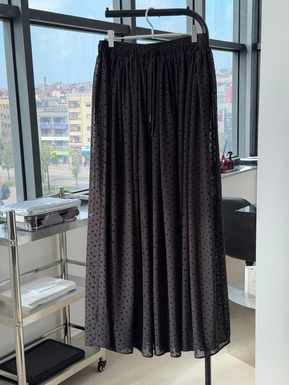 JUPE en tulle à point noir