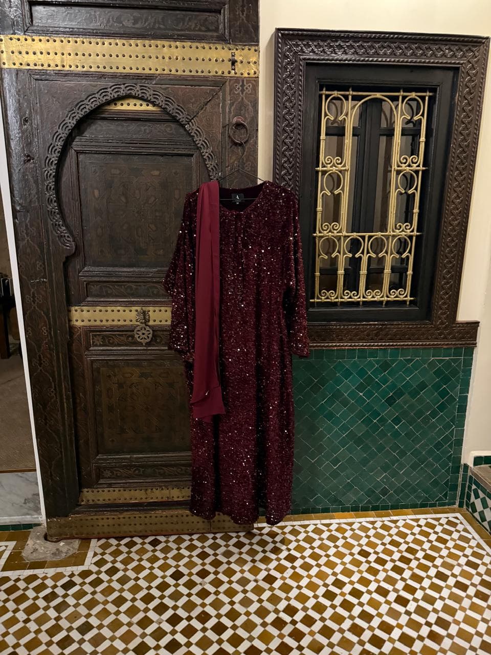 ABAYA EVA velours de sequins bordeaux