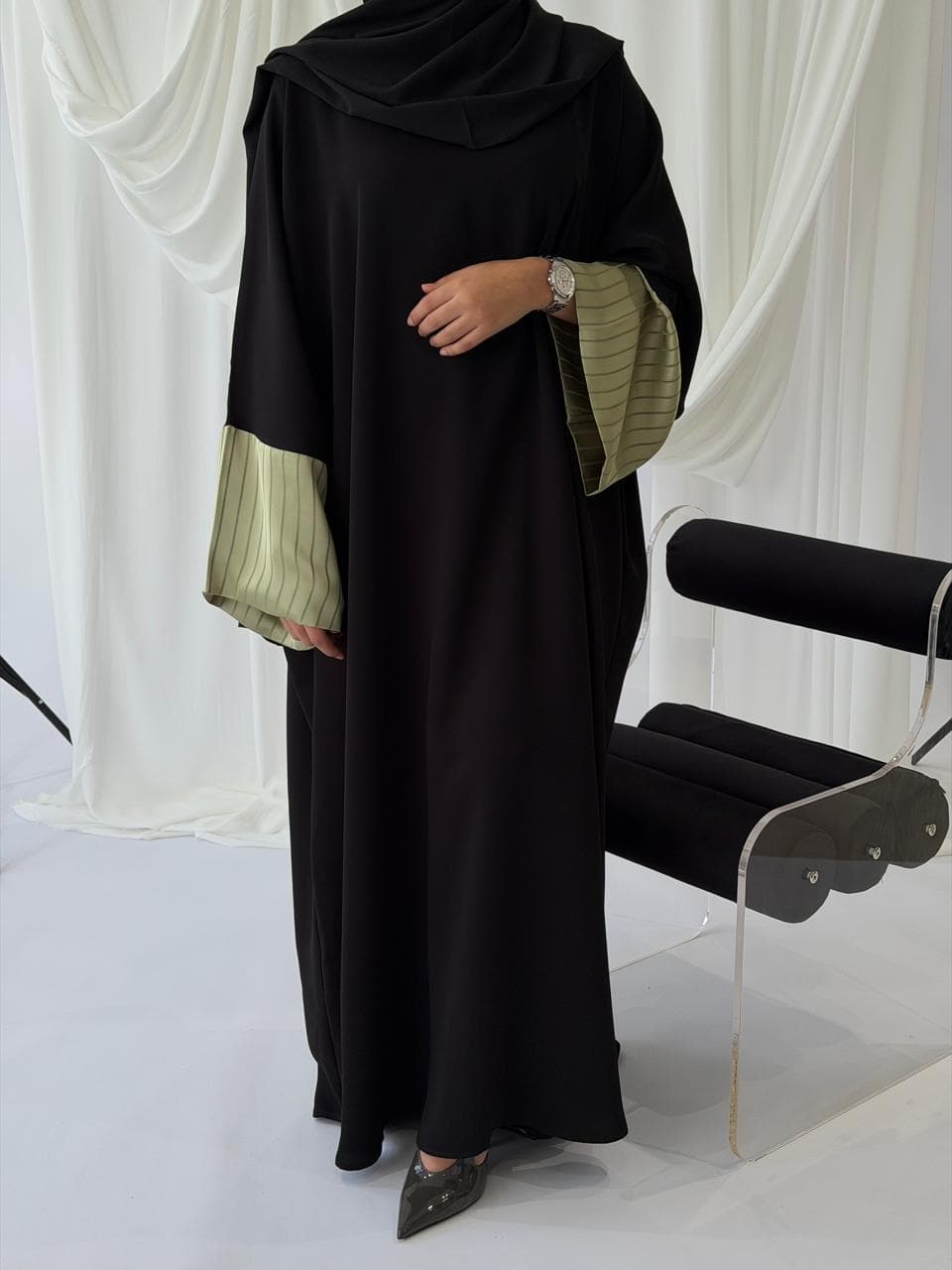 Abaya LATIFA noir manches vert anis